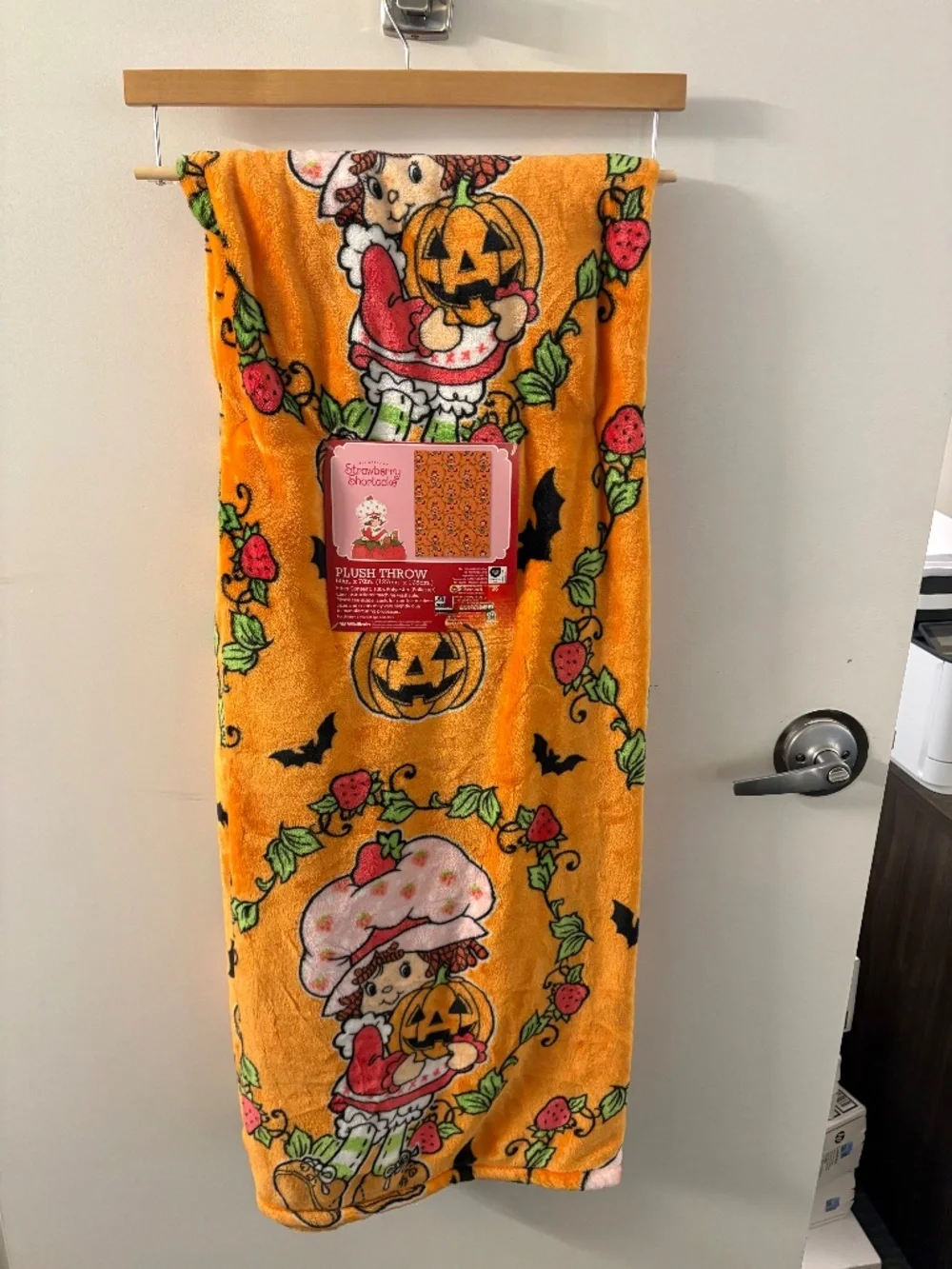 Strawberry Shortcake Orange Halloween Pumpkin‎ Plush Throw Blanket 50 X 70” NEW
